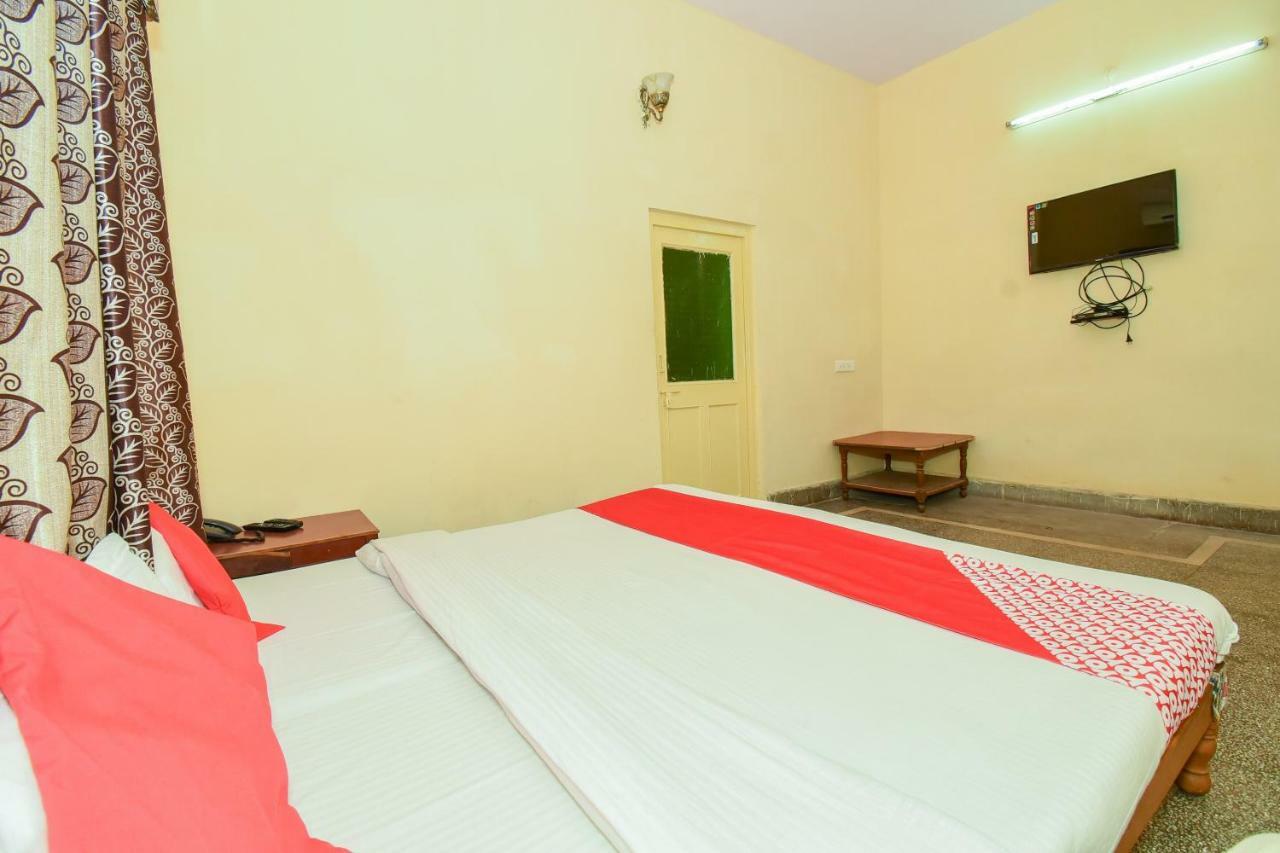 Oyo 30869 Urban Hotel